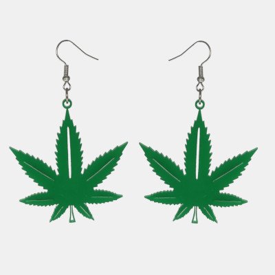 Oorbellen gelaserd uit plexiglas in de vorm van een cannabisblad.