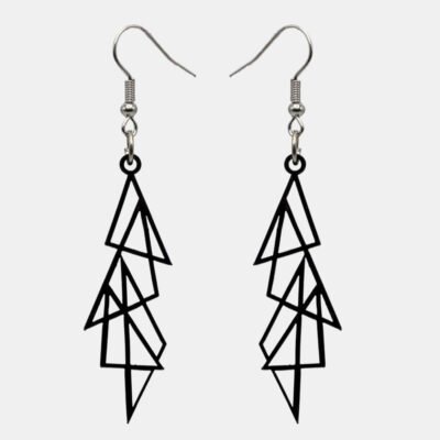 Oorbellen gelaserd uit plexiglas in de vorm van diverse driehoeken.