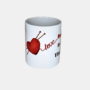 Bedrukte keramische mok met unieke print van bolletjes wol, breipennen en de tekst breien is mijn therapie , 330 ml, sublimatie